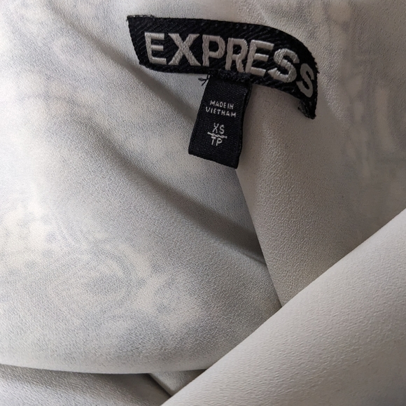 Express Black and White Sleeveless V Neck Top - Picture 7 of 7